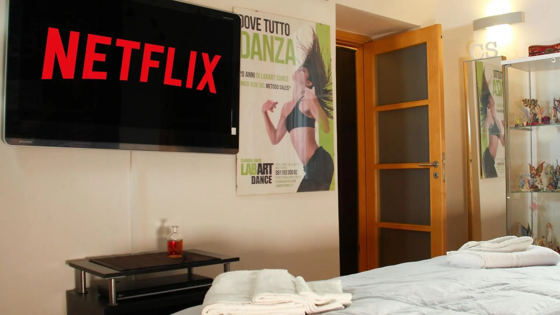 Metro Amedeo - Stanza Privata Con Vasca Idromassaggio Apartment Naples Homestay