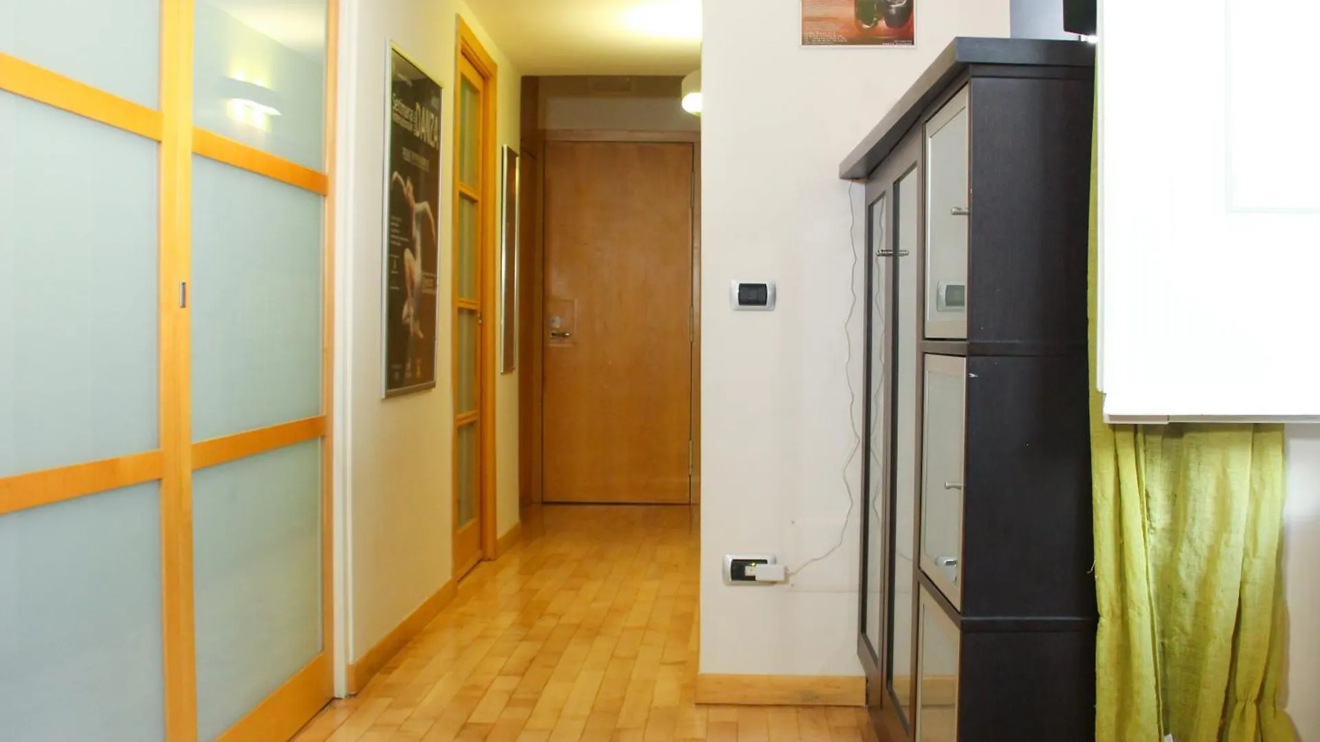Metro Amedeo - Stanza Privata Con Vasca Idromassaggio Apartment Naples Italy
